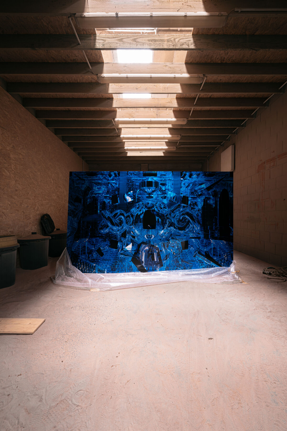 Digitaal kunstwerk met lichtgevende patronen van Ommery De Zutter